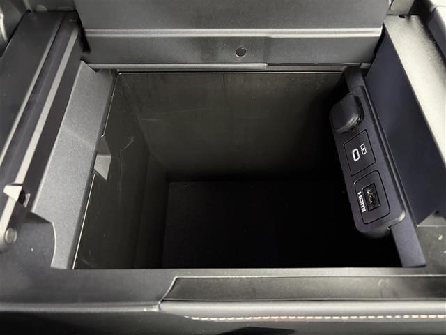 アルファードハイブリッド Z パノラミックビューモニター デジタルインナーミラー ワイヤレス充電 ETC パワーバックドア シートベンチレーション シートヒータ ハンドルヒーター 両側パワースライドドア ヘッドアップディスプレイ(15枚目)