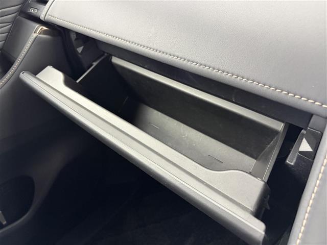 アルファードハイブリッド Z パノラミックビューモニター デジタルインナーミラー ワイヤレス充電 ETC パワーバックドア シートベンチレーション シートヒータ ハンドルヒーター 両側パワースライドドア ヘッドアップディスプレイ(16枚目)