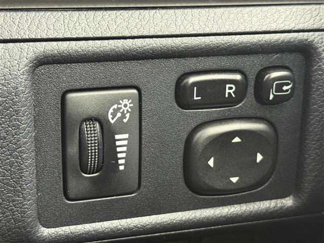 CT CT200h バージョンC 純正ナビ(フルセグTV・Bluetooth・CD・DVD・ラジオ)バックカメラ 純正ドライブレコーダー ETC 前席パワーシート クルーズコントロール シートヒーター LEDオートライト 盗難防止装置(11枚目)