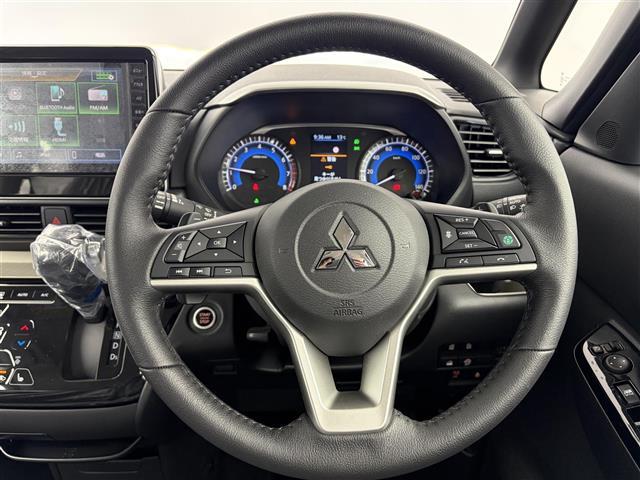 デリカミニ T プレミアム 届出済未使用車 4WD ターボ e-Assist マイパイロット 純正ディスプレイオーディオ マルチアラウンドモニター ステアリングリモコン ステアリングヒーター 衝突軽減ブレーキ レーダークルーズ(3枚目)