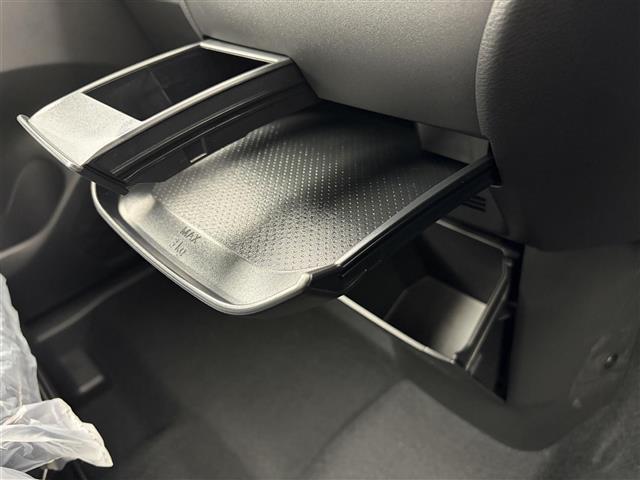 デリカミニ T プレミアム 届出済未使用車 4WD ターボ e-Assist マイパイロット 純正ディスプレイオーディオ マルチアラウンドモニター ステアリングリモコン ステアリングヒーター 衝突軽減ブレーキ レーダークルーズ(15枚目)