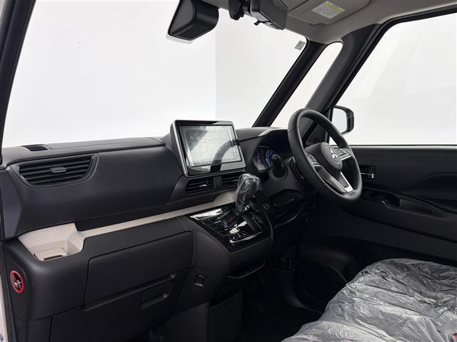 デリカミニ T プレミアム 届出済未使用車 4WD ターボ e-Assist マイパイロット 純正ディスプレイオーディオ マルチアラウンドモニター ステアリングリモコン ステアリングヒーター 衝突軽減ブレーキ レーダークルーズ(23枚目)