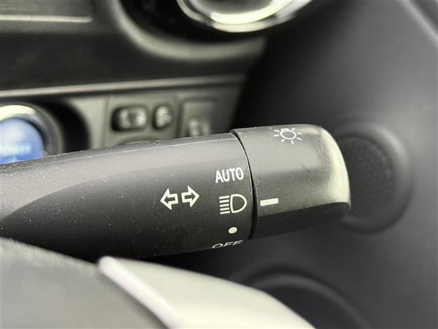 アクア Ｇブラックソフトレザーセレクション　純正７インチナビ　バックカメラ　Ｂｌｕｅｔｏｏｔｈ　ワンセグＴＶ　トヨタセーフティセンス　衝突被害軽減システム　クルーズコントロール　横滑り防止装置　レーンキープアシスト　オートライト　ＥＴＣ（8枚目）