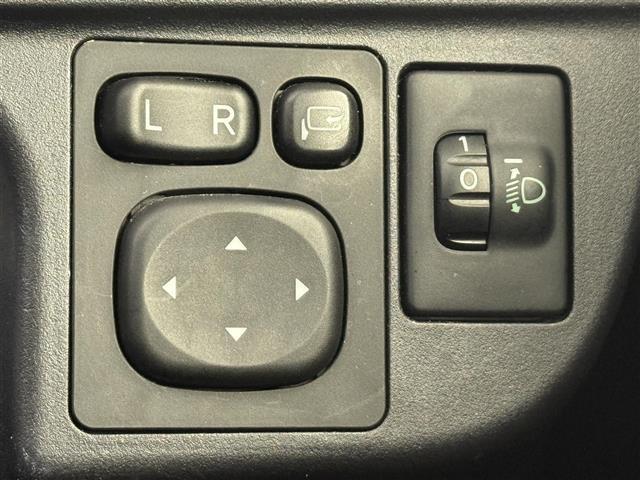 アクア Ｇブラックソフトレザーセレクション　純正７インチナビ　バックカメラ　Ｂｌｕｅｔｏｏｔｈ　ワンセグＴＶ　トヨタセーフティセンス　衝突被害軽減システム　クルーズコントロール　横滑り防止装置　レーンキープアシスト　オートライト　ＥＴＣ（11枚目）