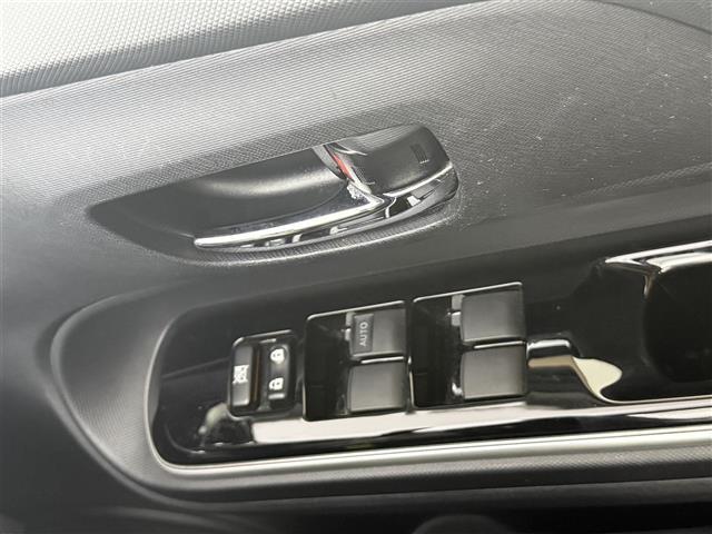 アクア Ｇブラックソフトレザーセレクション　純正７インチナビ　バックカメラ　Ｂｌｕｅｔｏｏｔｈ　ワンセグＴＶ　トヨタセーフティセンス　衝突被害軽減システム　クルーズコントロール　横滑り防止装置　レーンキープアシスト　オートライト　ＥＴＣ（13枚目）