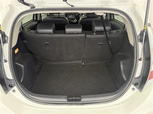 アクア Ｇブラックソフトレザーセレクション　純正７インチナビ　バックカメラ　Ｂｌｕｅｔｏｏｔｈ　ワンセグＴＶ　トヨタセーフティセンス　衝突被害軽減システム　クルーズコントロール　横滑り防止装置　レーンキープアシスト　オートライト　ＥＴＣ（23枚目）