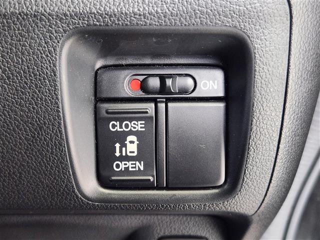 N-BOXカスタム G・Lパッケージ 純正7インチナビ バックカメラ ワンセグTV 横滑り防止装置 盗難防止装置 オートライト フォグランプ 片側パワースライドドア 前後ドライブレコーダー ETC 純正AW 純正フロアマット(17枚目)