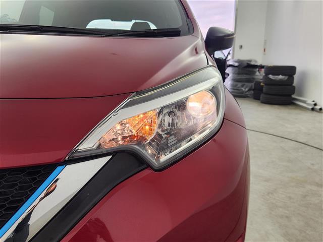 ノート ｅ－パワー　Ｘ　ブラックアロー　純正７インチナビ　バックカメラ　Ｂｌｕｅｔｏｏｔｈ　フルセグＴＶ　衝突被害軽減ブレーキ　クルーズコントロール　横滑り防止装置　レーンキープアシスト　オートライト　フォグランプ　ＥＴＣ（38枚目）