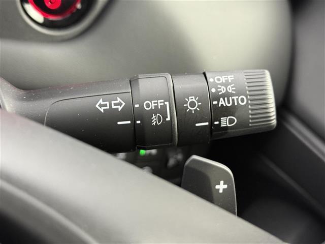 ヴェゼル ｅ：ＨＥＶ　Ｘ　ワンオーナー　純正ディスプレイオーディオ　バックカメラ　Ｂｌｕｅｔｏｏｔｈ　Ａｐｐｌｅ　ＣａｒＰｌａｙ　ＡｎｄｒｏｉｄＡｕｔｏ　ホンダセンシング　衝突被害軽減システム　クルーズコントロール　ＥＴＣ（8枚目）
