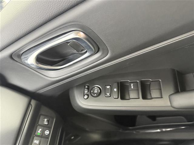 ヴェゼル ｅ：ＨＥＶ　Ｘ　ワンオーナー　純正ディスプレイオーディオ　バックカメラ　Ｂｌｕｅｔｏｏｔｈ　Ａｐｐｌｅ　ＣａｒＰｌａｙ　ＡｎｄｒｏｉｄＡｕｔｏ　ホンダセンシング　衝突被害軽減システム　クルーズコントロール　ＥＴＣ（13枚目）