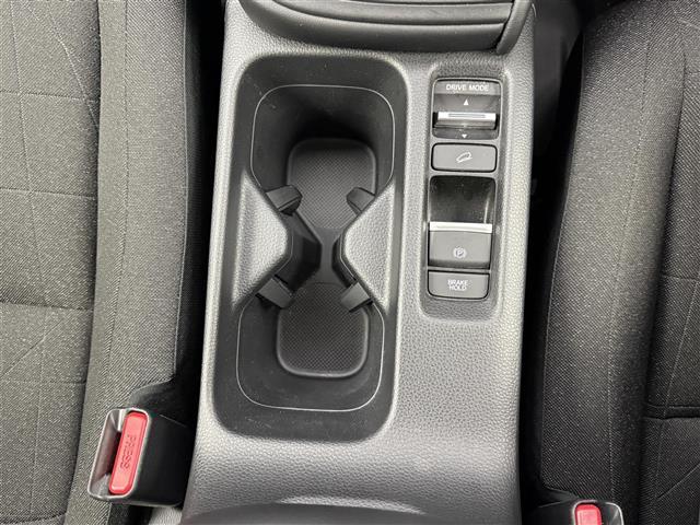 ヴェゼル ｅ：ＨＥＶ　Ｘ　ワンオーナー　純正ディスプレイオーディオ　バックカメラ　Ｂｌｕｅｔｏｏｔｈ　Ａｐｐｌｅ　ＣａｒＰｌａｙ　ＡｎｄｒｏｉｄＡｕｔｏ　ホンダセンシング　衝突被害軽減システム　クルーズコントロール　ＥＴＣ（14枚目）