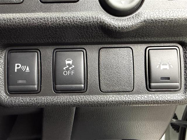 ノート ｅ－パワー　Ｘ　フルエアロ　純正ＳＤナビ（フルセグＴＶ・Ｂｌｕｅｔｏｏｔｈ・ラジオ）純正ドライブレコーダー　ＥＴＣ　衝突軽減ブレーキ　コーナーセンサー　レーンキープアシスト　ＬＥＤオートライト　純正フロアマット（17枚目）