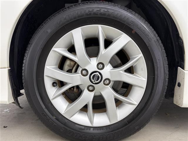 ノート ｅ－パワー　Ｘ　フルエアロ　純正ＳＤナビ（フルセグＴＶ・Ｂｌｕｅｔｏｏｔｈ・ラジオ）純正ドライブレコーダー　ＥＴＣ　衝突軽減ブレーキ　コーナーセンサー　レーンキープアシスト　ＬＥＤオートライト　純正フロアマット（40枚目）