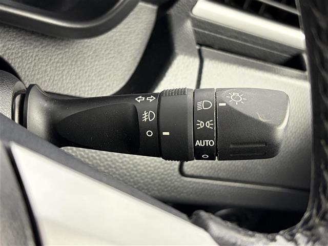 タンク カスタムＧ　Ｓ　純正ＳＤナビ　バックカメラ　ＥＴＣ２．０　ドラレコ　純正フロアマット　ＬＥＤライト　ステアリングリモコン　両側パワースライドドア　スマートキー　ドアバイザー　電動格納ミラー　オートライト　ソナー（9枚目）