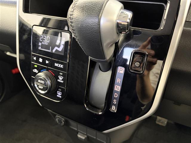 タンク カスタムＧ　Ｓ　純正ＳＤナビ　バックカメラ　ＥＴＣ２．０　ドラレコ　純正フロアマット　ＬＥＤライト　ステアリングリモコン　両側パワースライドドア　スマートキー　ドアバイザー　電動格納ミラー　オートライト　ソナー（14枚目）