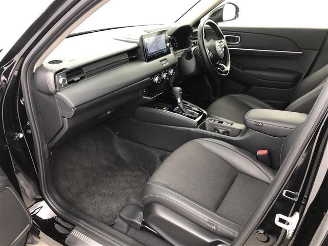 ヴェゼル ｅ：ＨＥＶ　Ｚ　ワンオーナー　純正ナビ　バックカメラ　置くだけ充電　ドラレコ　ＢＳＭ　ＥＴＣ２．０　ハーフレザー　シートヒーター　ステアリングヒーター　電動リアゲード　　純正１８インチＡＷ　衝突軽減システム　ＡＣＣ（21枚目）