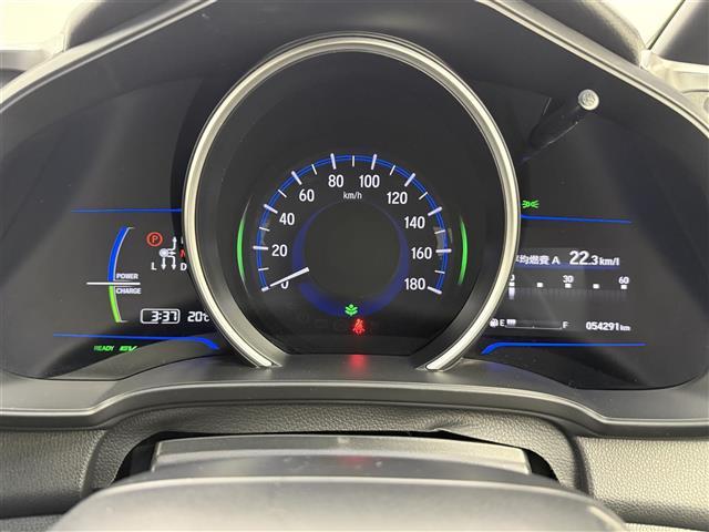 フィットハイブリッド Ｓパッケージ　純正ナビ　バックカメラ　衝突軽減ブレーキ　純正１６インチアルミホイール　クルーズコントロール　ワンセグＴＶ　ＬＥＤヘッドライト　ドライブレコーダー　スマートキー　キーレス　電動格納ミラー　ＥＴＣ（4枚目）