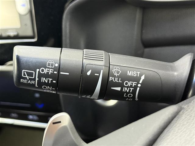 フィットハイブリッド Ｓパッケージ　純正ナビ　バックカメラ　衝突軽減ブレーキ　純正１６インチアルミホイール　クルーズコントロール　ワンセグＴＶ　ＬＥＤヘッドライト　ドライブレコーダー　スマートキー　キーレス　電動格納ミラー　ＥＴＣ（7枚目）