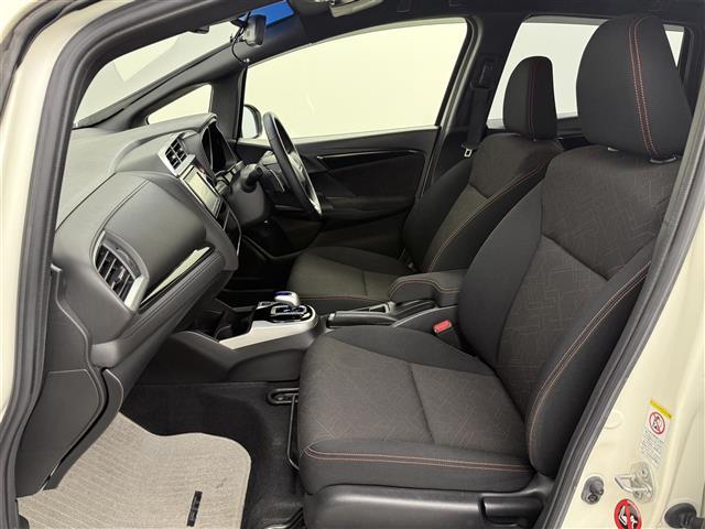 フィットハイブリッド Ｓパッケージ　純正ナビ　バックカメラ　衝突軽減ブレーキ　純正１６インチアルミホイール　クルーズコントロール　ワンセグＴＶ　ＬＥＤヘッドライト　ドライブレコーダー　スマートキー　キーレス　電動格納ミラー　ＥＴＣ（19枚目）