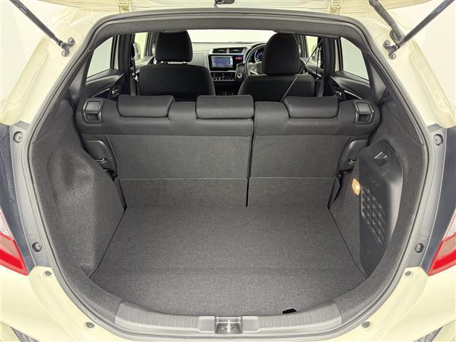 フィットハイブリッド Ｓパッケージ　純正ナビ　バックカメラ　衝突軽減ブレーキ　純正１６インチアルミホイール　クルーズコントロール　ワンセグＴＶ　ＬＥＤヘッドライト　ドライブレコーダー　スマートキー　キーレス　電動格納ミラー　ＥＴＣ（22枚目）