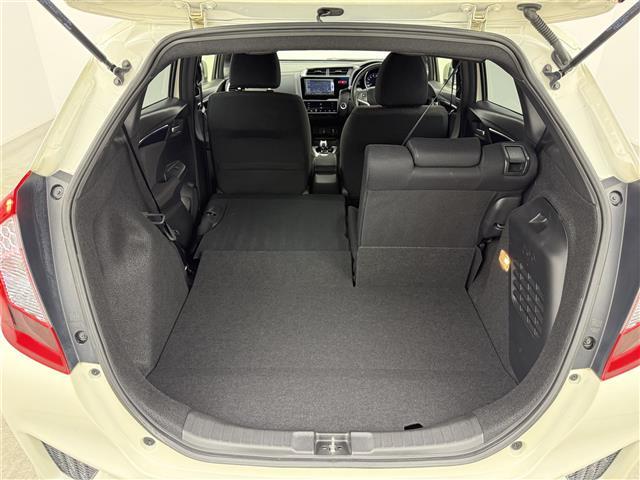 フィットハイブリッド Ｓパッケージ　純正ナビ　バックカメラ　衝突軽減ブレーキ　純正１６インチアルミホイール　クルーズコントロール　ワンセグＴＶ　ＬＥＤヘッドライト　ドライブレコーダー　スマートキー　キーレス　電動格納ミラー　ＥＴＣ（24枚目）