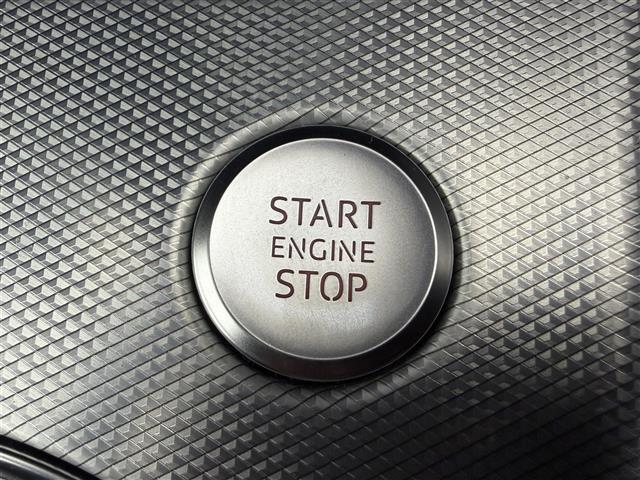 ＴＴクーペ ４５ＴＦＳＩクワトロ　純正ＨＤＤナビ　バックカメラ　衝突軽減システム　ＥＴＣ２．０　ドライブレコーダー　レザーシート　パワーシート　電動パーキングブレーキ　オートブレーキホールド　パドルシフト　コーナーセンサー（5枚目）