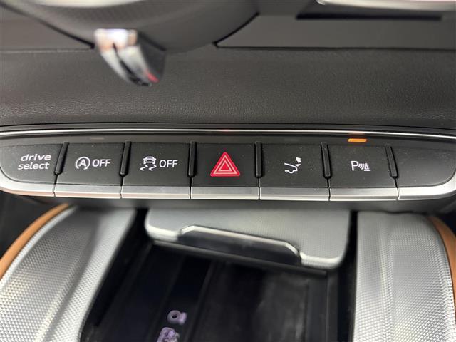 ＴＴクーペ ４５ＴＦＳＩクワトロ　純正ＨＤＤナビ　バックカメラ　衝突軽減システム　ＥＴＣ２．０　ドライブレコーダー　レザーシート　パワーシート　電動パーキングブレーキ　オートブレーキホールド　パドルシフト　コーナーセンサー（14枚目）