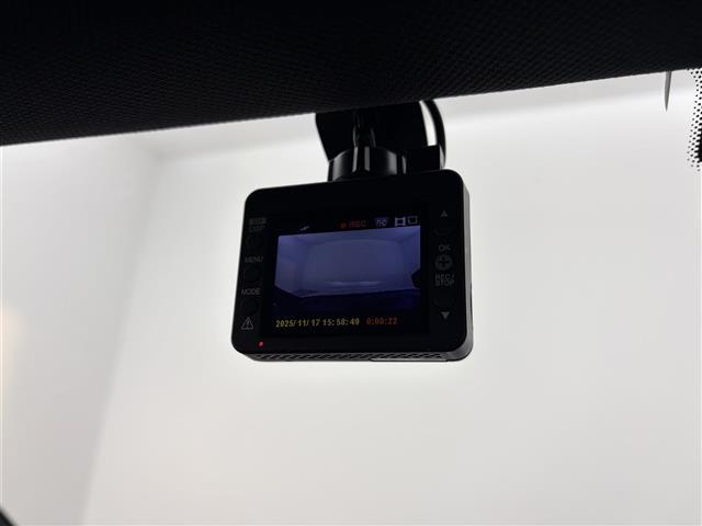 ＴＴクーペ ４５ＴＦＳＩクワトロ　純正ＨＤＤナビ　バックカメラ　衝突軽減システム　ＥＴＣ２．０　ドライブレコーダー　レザーシート　パワーシート　電動パーキングブレーキ　オートブレーキホールド　パドルシフト　コーナーセンサー（20枚目）