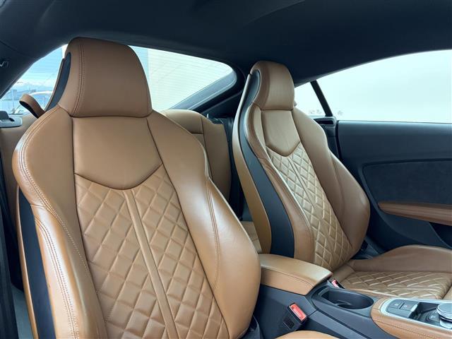 ＴＴクーペ ４５ＴＦＳＩクワトロ　純正ＨＤＤナビ　バックカメラ　衝突軽減システム　ＥＴＣ２．０　ドライブレコーダー　レザーシート　パワーシート　電動パーキングブレーキ　オートブレーキホールド　パドルシフト　コーナーセンサー（23枚目）