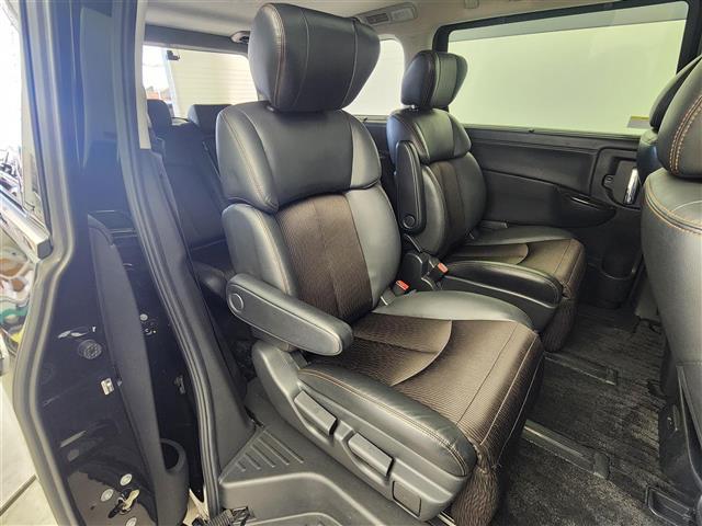 エルグランド ２５０ＨＷＳ　Ｓ　アーバンクロム　サンルーフ　純正エアロ（フロント／サイド）　純正メーカーナビ　Ｂｌｕｅｔｏｏｔｈ接続　ワンセグＴＶ　ＤＶＤ／ＣＤ　ＡＭ／ＦＭ　ＵＳＢ　ＡＵＸ　両側パワースライドドア　クルーズコントロール　ドラレコ（23枚目）