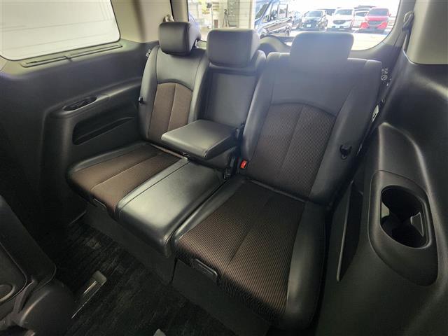 エルグランド ２５０ＨＷＳ　Ｓ　アーバンクロム　サンルーフ　純正エアロ（フロント／サイド）　純正メーカーナビ　Ｂｌｕｅｔｏｏｔｈ接続　ワンセグＴＶ　ＤＶＤ／ＣＤ　ＡＭ／ＦＭ　ＵＳＢ　ＡＵＸ　両側パワースライドドア　クルーズコントロール　ドラレコ（27枚目）