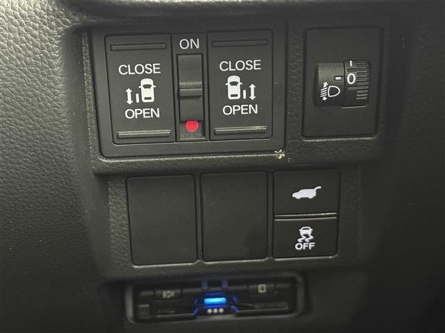 ステップワゴン e:HEVスパーダ 純正ナビ パノラマモニター フリップダウンモニター 両側パワースライドドア BSM 衝突軽減ブレーキ ACC フルセグTV ドライブレコーダー ハーフレザーシート シートヒーター スマートキー ETC(10枚目)