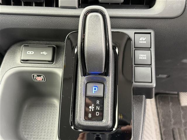 シエンタ ハイブリッドＺ　ディスプレイオーディオ　パノラマミックビューモニター　両側パワースライドドア　ブラインドスポットモニター　プリクラッシュセーフティシステム　ＡＣＣ　フルセグＴＶ　ドライブレコーダー　スマートキー（12枚目）