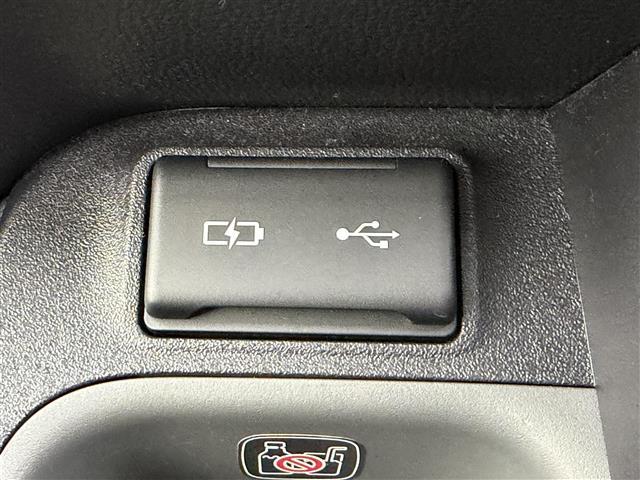 シエンタ ハイブリッドＺ　ディスプレイオーディオ　パノラマミックビューモニター　両側パワースライドドア　ブラインドスポットモニター　プリクラッシュセーフティシステム　ＡＣＣ　フルセグＴＶ　ドライブレコーダー　スマートキー（17枚目）