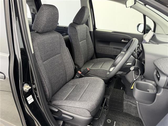 シエンタ ハイブリッドＺ　ディスプレイオーディオ　パノラマミックビューモニター　両側パワースライドドア　ブラインドスポットモニター　プリクラッシュセーフティシステム　ＡＣＣ　フルセグＴＶ　ドライブレコーダー　スマートキー（18枚目）