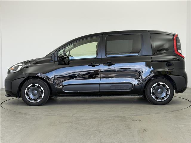 シエンタ ハイブリッドＺ　ディスプレイオーディオ　パノラマミックビューモニター　両側パワースライドドア　ブラインドスポットモニター　プリクラッシュセーフティシステム　ＡＣＣ　フルセグＴＶ　ドライブレコーダー　スマートキー（32枚目）