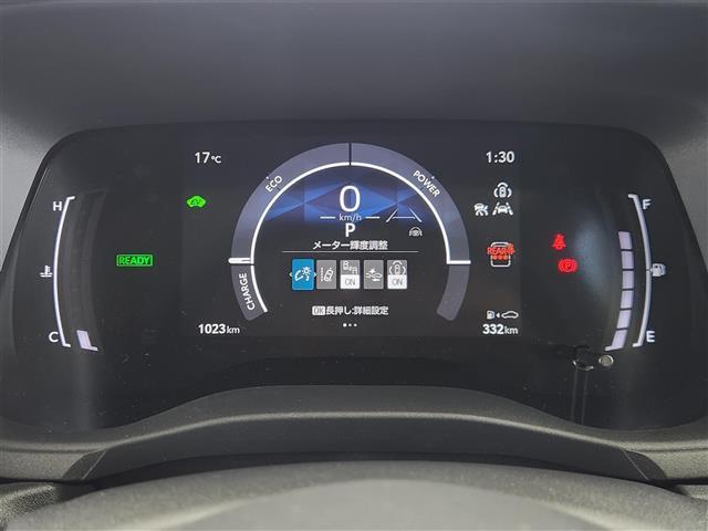 シエンタ ハイブリッドＺ　純正１０．５インチディスプレイオーディオ　パノラミックビューモニター　フルセグＴＶ　トヨタセーフティセンス　衝突被害軽減ブレーキ　レーダークルーズコントロール　横滑り防止装置　コーナーセンサー（4枚目）