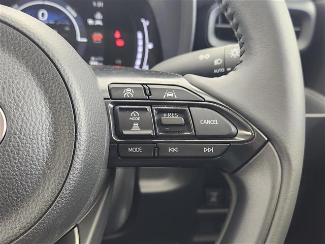 シエンタ ハイブリッドＺ　純正１０．５インチディスプレイオーディオ　パノラミックビューモニター　フルセグＴＶ　トヨタセーフティセンス　衝突被害軽減ブレーキ　レーダークルーズコントロール　横滑り防止装置　コーナーセンサー（8枚目）