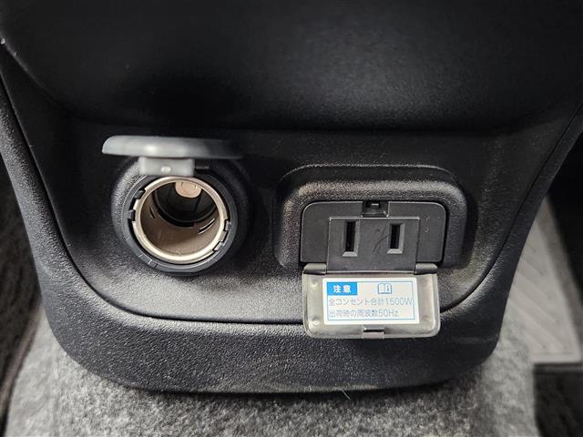 シエンタ ハイブリッドＺ　純正１０．５インチディスプレイオーディオ　パノラミックビューモニター　フルセグＴＶ　トヨタセーフティセンス　衝突被害軽減ブレーキ　レーダークルーズコントロール　横滑り防止装置　コーナーセンサー（17枚目）