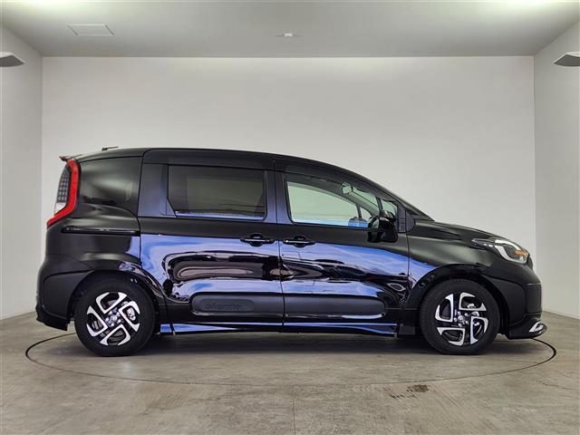 シエンタ ハイブリッドＺ　純正１０．５インチディスプレイオーディオ　パノラミックビューモニター　フルセグＴＶ　トヨタセーフティセンス　衝突被害軽減ブレーキ　レーダークルーズコントロール　横滑り防止装置　コーナーセンサー（30枚目）