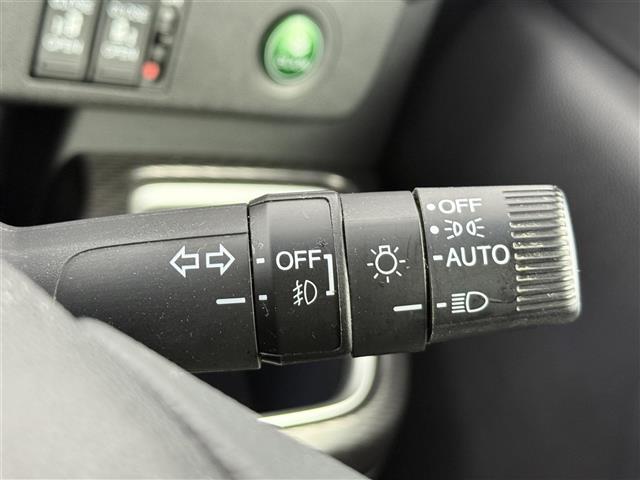 ステップワゴンスパーダ ｅ：ＨＥＶスパーダ　Ｇ　ホンダセンシング　ホンダセンシング　衝突被害軽減ブレーキ　誤発進抑制機能　アダプティブクルーズコントロール　先行車発進お知らせ機能　両側パワースライド　フリップダウンモニター　純正ナビ　フルセグＴＶ　プッシュスタート（8枚目）