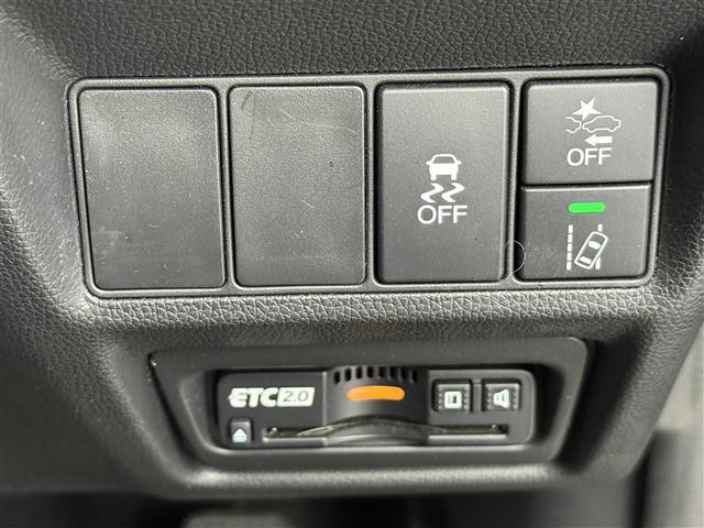 ステップワゴンスパーダ ｅ：ＨＥＶスパーダ　Ｇ　ホンダセンシング　ホンダセンシング　衝突被害軽減ブレーキ　誤発進抑制機能　アダプティブクルーズコントロール　先行車発進お知らせ機能　両側パワースライド　フリップダウンモニター　純正ナビ　フルセグＴＶ　プッシュスタート（11枚目）