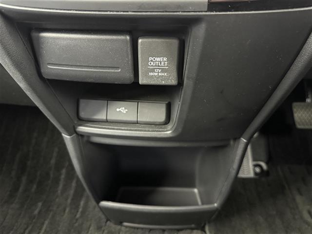 ステップワゴンスパーダ ｅ：ＨＥＶスパーダ　Ｇ　ホンダセンシング　ホンダセンシング　衝突被害軽減ブレーキ　誤発進抑制機能　アダプティブクルーズコントロール　先行車発進お知らせ機能　両側パワースライド　フリップダウンモニター　純正ナビ　フルセグＴＶ　プッシュスタート（15枚目）