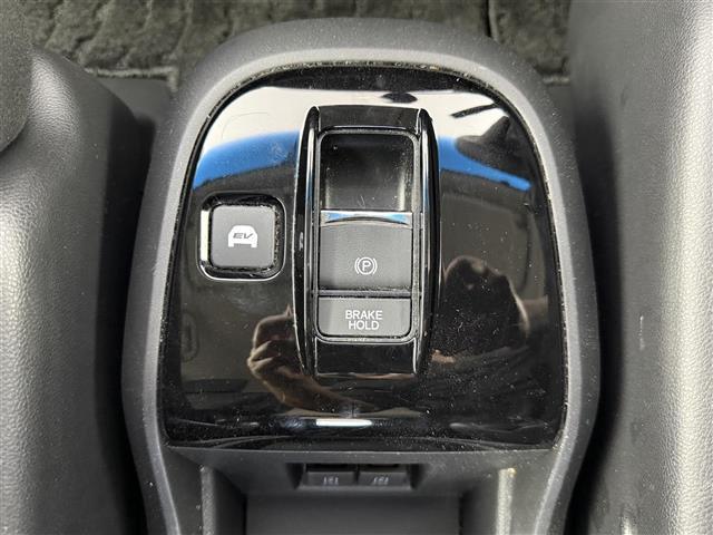 ステップワゴンスパーダ ｅ：ＨＥＶスパーダ　Ｇ　ホンダセンシング　ホンダセンシング　衝突被害軽減ブレーキ　誤発進抑制機能　アダプティブクルーズコントロール　先行車発進お知らせ機能　両側パワースライド　フリップダウンモニター　純正ナビ　フルセグＴＶ　プッシュスタート（17枚目）