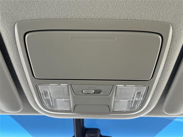 ステップワゴンスパーダ ｅ：ＨＥＶスパーダ　Ｇ　ホンダセンシング　ホンダセンシング　衝突被害軽減ブレーキ　誤発進抑制機能　アダプティブクルーズコントロール　先行車発進お知らせ機能　両側パワースライド　フリップダウンモニター　純正ナビ　フルセグＴＶ　プッシュスタート（18枚目）