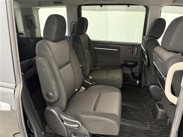 ステップワゴンスパーダ ｅ：ＨＥＶスパーダ　Ｇ　ホンダセンシング　ホンダセンシング　衝突被害軽減ブレーキ　誤発進抑制機能　アダプティブクルーズコントロール　先行車発進お知らせ機能　両側パワースライド　フリップダウンモニター　純正ナビ　フルセグＴＶ　プッシュスタート（24枚目）