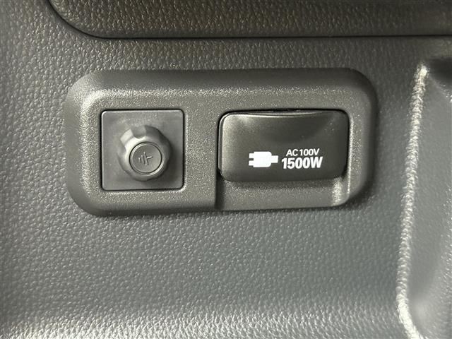 ヴォクシー ハイブリッドＳ－Ｚ　純正ディスプレイオーディオ　フルセグＴＶ　Ｂｌｕｅｔｏｏｔｈ接続　ＤＶＤ　ＣＤ　ＡＭ　ＦＭ　トヨタセーフティセンス　プリクラッシュセーフティ　レーントレーシングアシスト　レーダークルーズコントロール（17枚目）