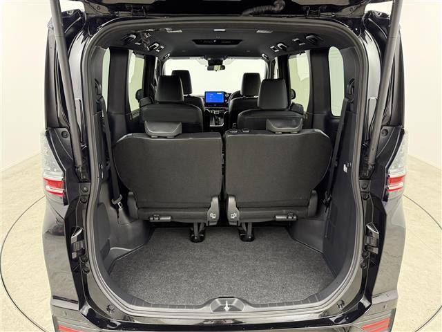 ヴォクシー ハイブリッドＳ－Ｚ　純正ディスプレイオーディオ　フルセグＴＶ　Ｂｌｕｅｔｏｏｔｈ接続　ＤＶＤ　ＣＤ　ＡＭ　ＦＭ　トヨタセーフティセンス　プリクラッシュセーフティ　レーントレーシングアシスト　レーダークルーズコントロール（25枚目）