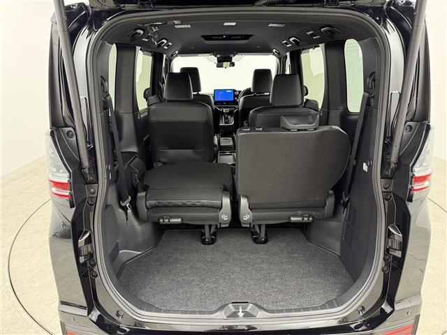 ヴォクシー ハイブリッドＳ－Ｚ　純正ディスプレイオーディオ　フルセグＴＶ　Ｂｌｕｅｔｏｏｔｈ接続　ＤＶＤ　ＣＤ　ＡＭ　ＦＭ　トヨタセーフティセンス　プリクラッシュセーフティ　レーントレーシングアシスト　レーダークルーズコントロール（26枚目）