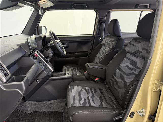 タフト Ｇターボ　ダーククロムベンチャー　純正９型ディスプレイオーディオ　フルセグＴＶ　Ｂｌｕｅｔｏｏｔｈ接続　ＨＤＭＩ　アダプティブクルーズコントロール　ガラスルーフ　バックカメラ　電動パーキングブレーキ　オートホールド　衝突軽減ブレーキ（18枚目）